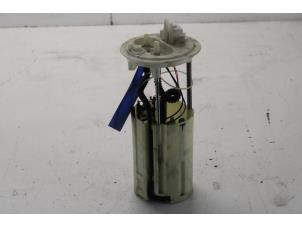 Usados Bomba eléctrica de combustible Opel Vivaro Precio de solicitud ofrecido por Gebr Opdam B.V.
