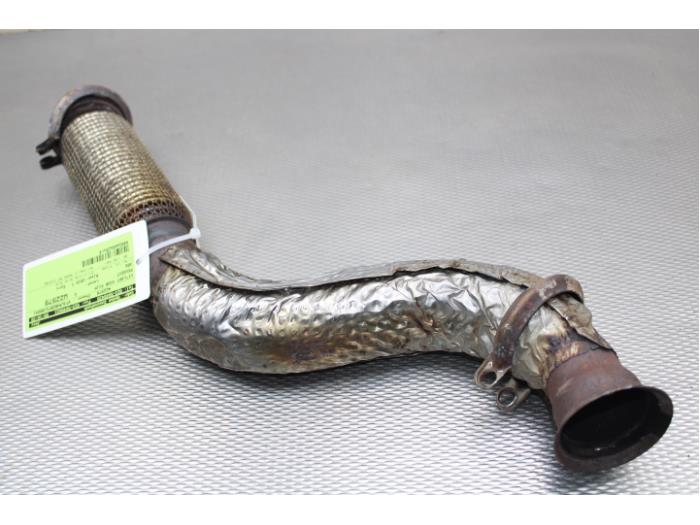 Exhaust front section from a Peugeot 308 SW (L4/L9/LC/LJ/LR) 1.2 12V e-THP PureTech 110 2015
