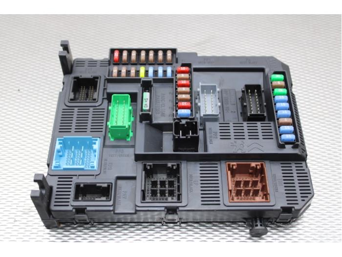 Fuse box Peugeot 308 SW 1.2 12V e-THP PureTech 110 - 9807054180 VALEO