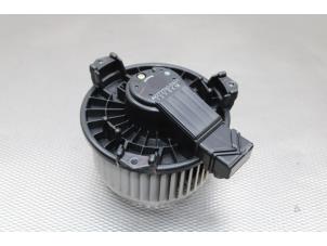 Used Heating and ventilation fan motor Toyota Yaris II (P9) 1.3 16V VVT-i Price € 25,00 Margin scheme offered by Gebr Opdam B.V.