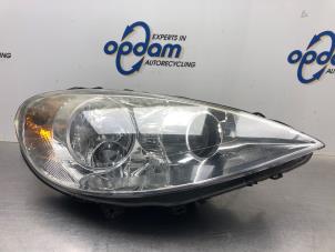 Used Headlight, right Peugeot 807 2.0 16V Price € 40,00 Margin scheme offered by Gebr Opdam B.V.