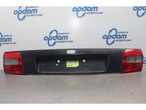 Usagé Réflecteur plaque arrière Volvo V40 (VW) 1.8 16V Prix € 30,00 Règlement à la marge proposé par Gebr Opdam B.V.