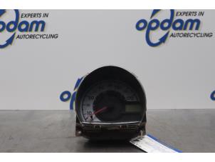 Usados Cuentakilómetros Peugeot 107 1.0 12V Precio € 35,00 Norma de margen ofrecido por Gebr Opdam B.V.