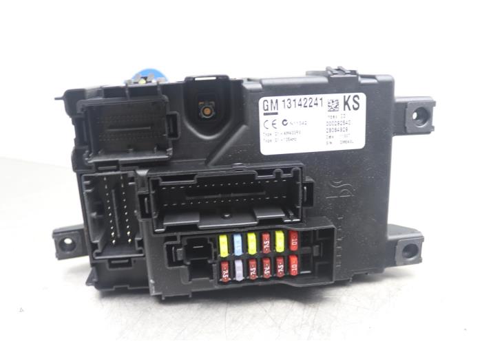 Fuse box Opel Corsa D 1.2 16V - 13142241 DELPHI - Gebr Opdam B.V.