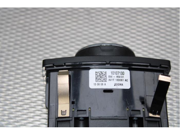 Licht Schalter van een Ford B-Max (JK8) 1.0 EcoBoost 12V 100 2015