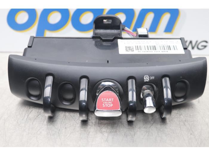 Używane Przelacznik Start/Stop Mini Mini (F56) 1.2 12V One, One First Cena na żądanie oferowane przez Gebr Opdam B.V.
