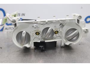 Usados Panel de control de calefacción Daihatsu Sirion 2 (M3) 1.0 12V DVVT Precio de solicitud ofrecido por Gebr Opdam B.V.