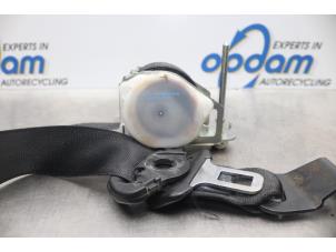 Usagé Ceinture de sécurité avant gauche Opel Zafira (F75) 1.6 16V Prix € 35,00 Règlement à la marge proposé par Gebr Opdam B.V.