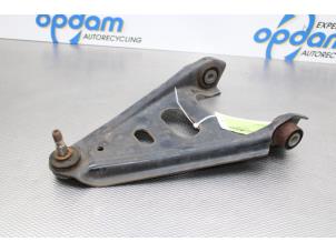 Used Front lower wishbone, left Smart Fortwo Coupé (451.3) 1.0 45 KW Price € 40,00 Margin scheme offered by Gebr Opdam B.V.