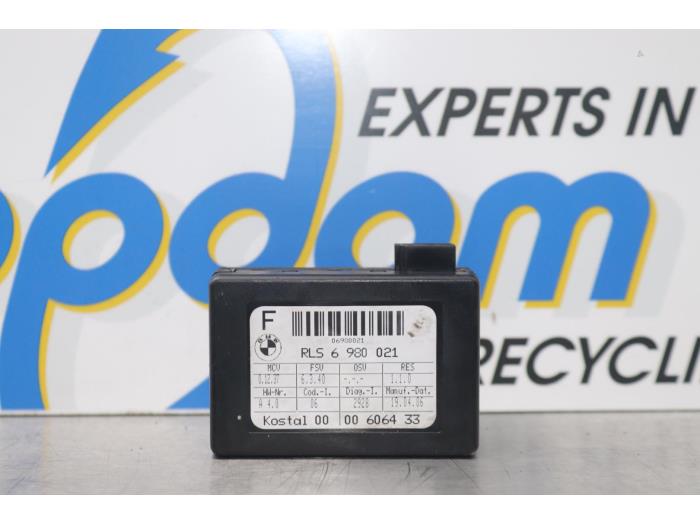 Begagnade Regnsensor BMW 3 serie Touring (E91) 330Xd 24V Pris på förfrågan erbjuds av Gebr Opdam B.V.