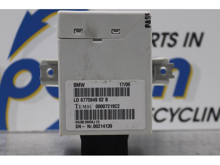 Cruise control relay BMW 3 serie Touring 330Xd 24V 6775949 TEMIC