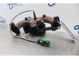 Usados Colector de escape Peugeot 206 SW (2E/K) 1.4 Precio € 75,00 Norma de margen ofrecido por Gebr Opdam B.V.