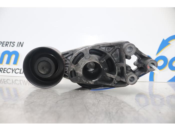 Usados Rodillo tensor correa múltiple Volkswagen Polo IV (9N1/2/3) 1.4 TDI 70 Precio de solicitud ofrecido por Gebr Opdam B.V.