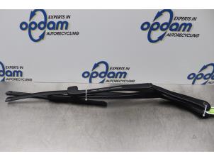 Used Front wiper arm BMW 3 serie Touring (E91) 330Xi 24V Price € 20,00 Margin scheme offered by Gebr Opdam B.V.