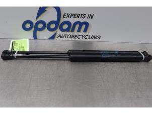 Used Set of tailgate gas struts BMW 3 serie Touring (E91) 330Xi 24V Price € 25,00 Margin scheme offered by Gebr Opdam B.V.