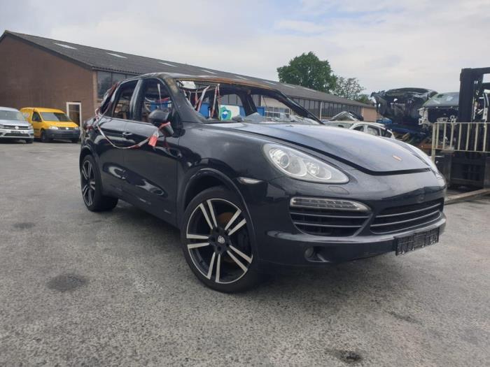 Begagnade Underram Porsche Cayenne II (92A) 3.0 D V6 24V Pris € 425,00 Marginaltabell erbjuds av Gebr Opdam B.V.