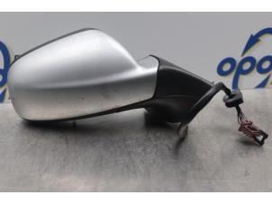 Used Wing mirror, right Peugeot 407 SW (6E) 2.0 HDiF 16V Price € 60,00 Margin scheme offered by Gebr Opdam B.V.