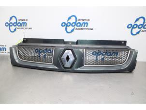 Used Grille Renault Trafic New (JL) 1.9 dCi 82 16V Price on request offered by Gebr Opdam B.V.
