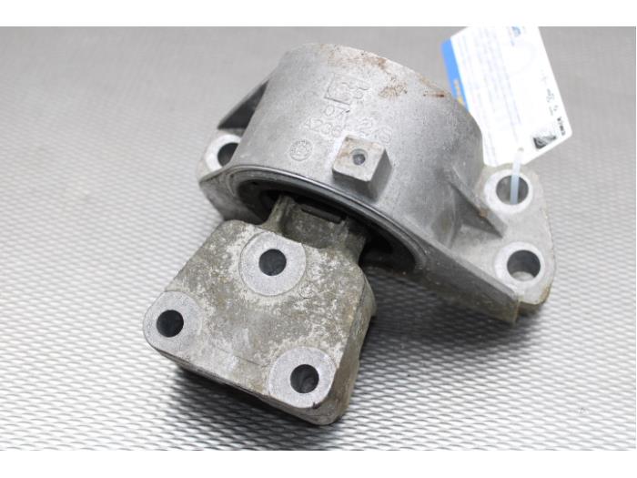 Used Engine mount Peugeot Bipper (AA) 1.3 HDI Price on request offered by Gebr Opdam B.V.