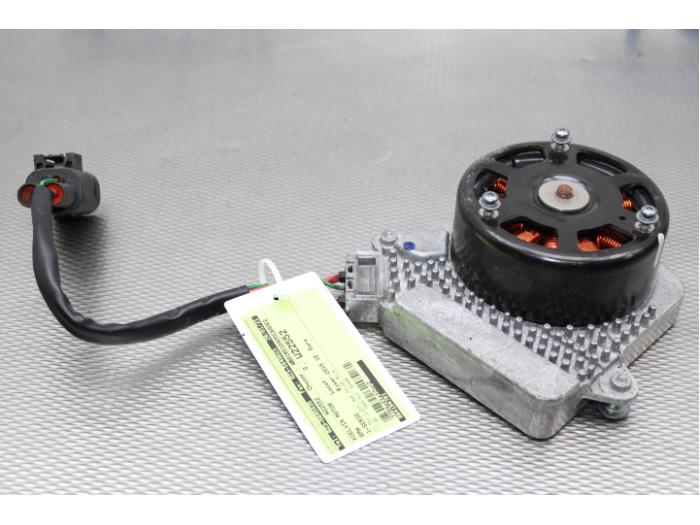 Używane Silnik wentylatora BMW 1 serie (F20) 118i 1.5 TwinPower 12V Cena na żądanie oferowane przez Gebr Opdam B.V.