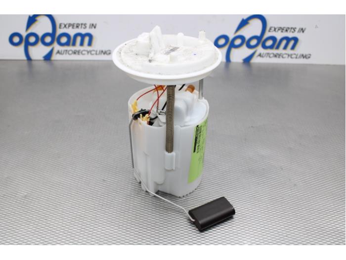 Usagé Pompe essence Opel Corsa E 1.0 SIDI Turbo 12V Prix € 38,00 Règlement à la marge proposé par Gebr Opdam B.V.