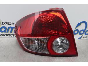 Używane Tylne swiatlo pozycyjne lewe Hyundai Getz 1.3i 12V Cena € 20,00 Procedura marży oferowane przez Gebr Opdam B.V.