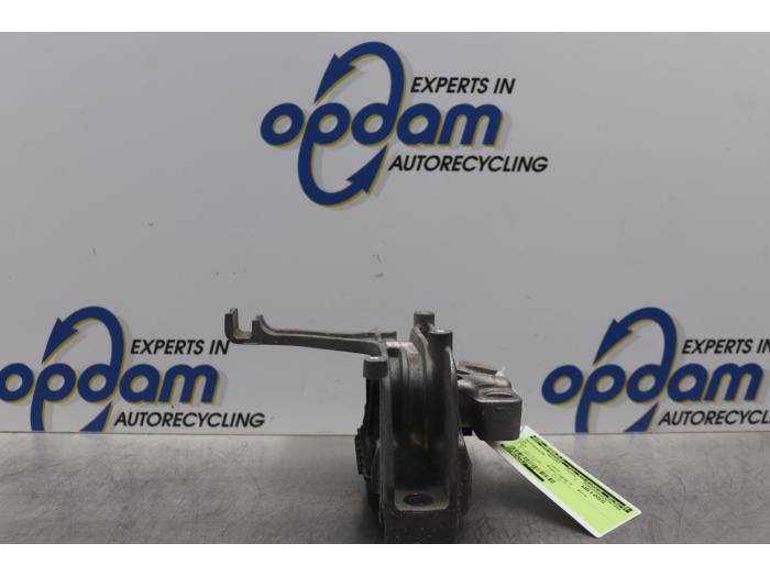 Used Engine mount Volkswagen Golf VII (AUA) 2.0 GTD 16V Price on request offered by Gebr Opdam B.V.