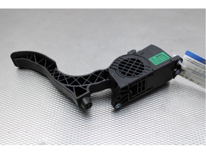 Begagnade Gaspedalsensor Volkswagen Polo IV (9N1/2/3) 1.4 16V Pris på förfrågan erbjuds av Gebr Opdam B.V.