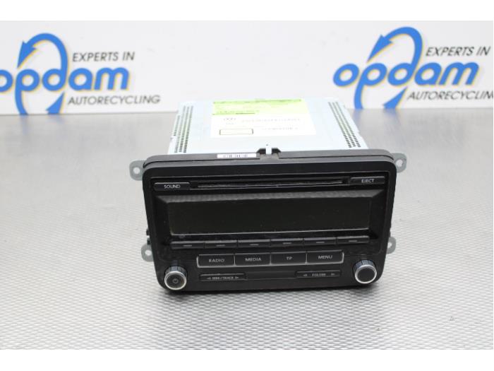 Radioodtwarzacz CD z Volkswagen Caddy III (2KA,2KH,2CA,2CH) 1.6 TDI 16V 2015