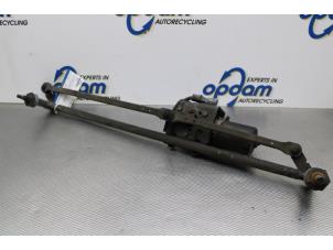 Used Wiper motor + mechanism Opel Movano Combi 2.5 DTI Price € 50,00 Margin scheme offered by Gebr Opdam B.V.