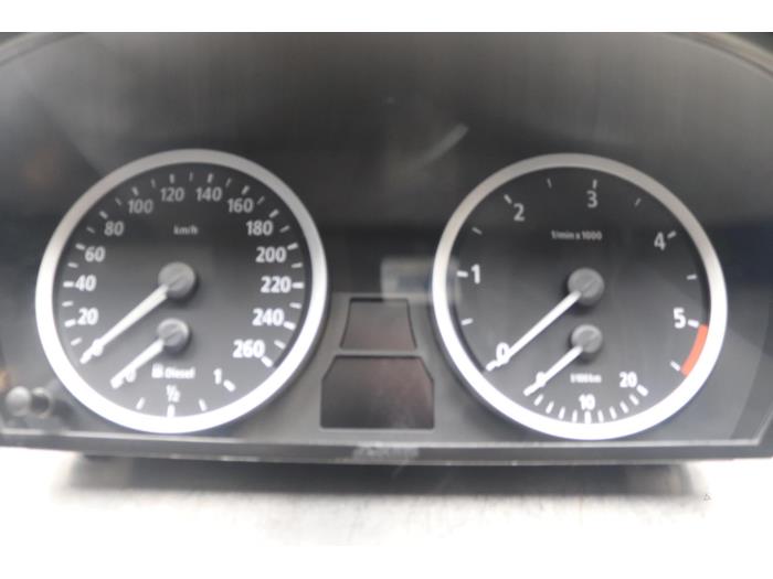Odometer KM from a BMW 5 serie (E60)  2004