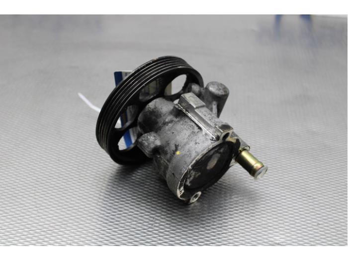 Usagé Pompe de direction Renault Trafic New (FL) 1.9 dCi 100 16V Prix sur demande proposé par Gebr Opdam B.V.