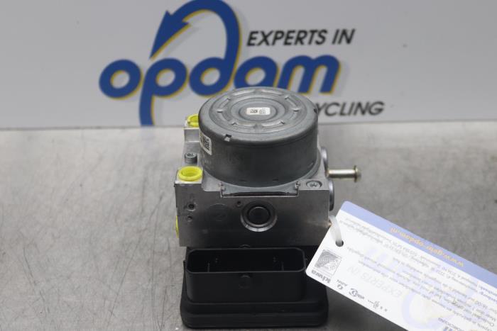 Begagnade ABS-pump Kia Picanto (JA) 1.0 12V Pris € 128,00 Marginaltabell erbjuds av Gebr Opdam B.V.