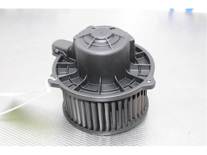 Heating and ventilation fan motor from a Kia Picanto (BA) 1.0 12V 2009