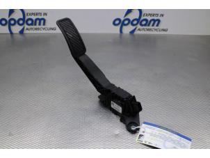 Usados Sensor de posición de acelerador Ford EcoSport (JK8) 1.0 EcoBoost 12V 125 Precio € 35,00 Norma de margen ofrecido por Gebr Opdam B.V.
