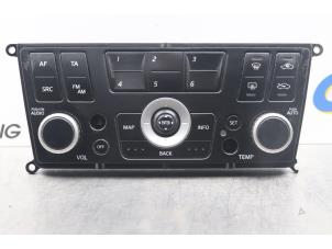 Używane Panel obslugi radia Nissan Almera Tino (V10M) 1.8 16V Cena na żądanie oferowane przez Gebr Opdam B.V.