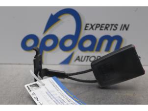 Used Rear seatbelt buckle, left Opel Vectra C GTS 2.2 DIG 16V Price on request offered by Gebr Opdam B.V.