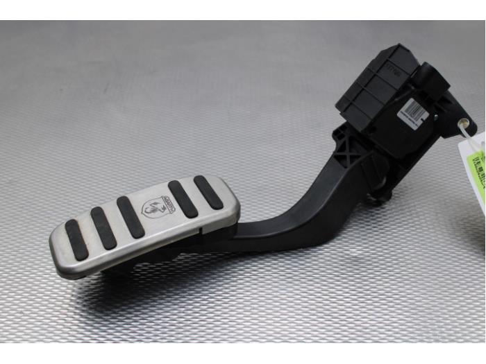 Begagnade Gaspedalsensor Fiat 500C/595C/695C 1.4 T-Jet 16V 695,595 Competizione,Rivale Pris € 34,00 Marginaltabell erbjuds av Gebr Opdam B.V.