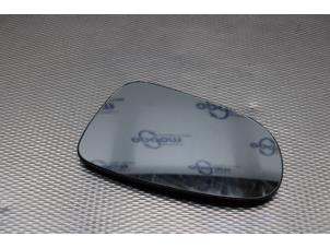 Used Mirror glass, left Ford Galaxy (WGR) 2.8i V6 Ghia CD-SEFI Price on request offered by Gebr Opdam B.V.