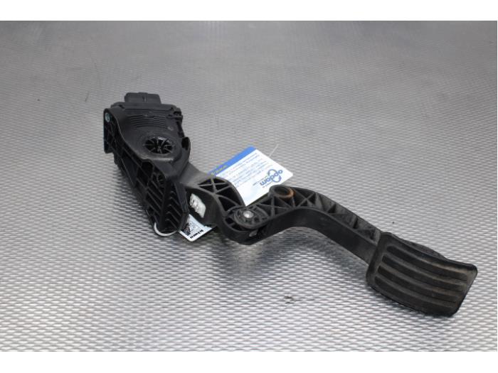 Throttle pedal position sensor from a Peugeot Expert (G9) 1.6 HDi 90 2012
