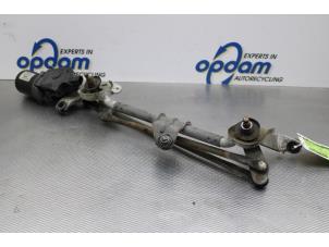 Used Wiper motor + mechanism Mitsubishi Colt (Z2/Z3) 1.3 16V Price € 50,00 Margin scheme offered by Gebr Opdam B.V.