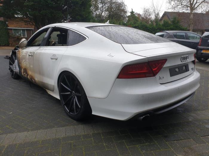 Używane Zbiornik Audi A7 Sportback (4GA/4GF) 3.0 V6 24V TFSI Quattro Cena € 85,00 Procedura marży oferowane przez Gebr Opdam B.V.
