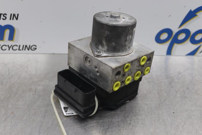 Begagnade ABS-pump Mini Countryman Pris € 128,00 Marginaltabell erbjuds av Gebr Opdam B.V.