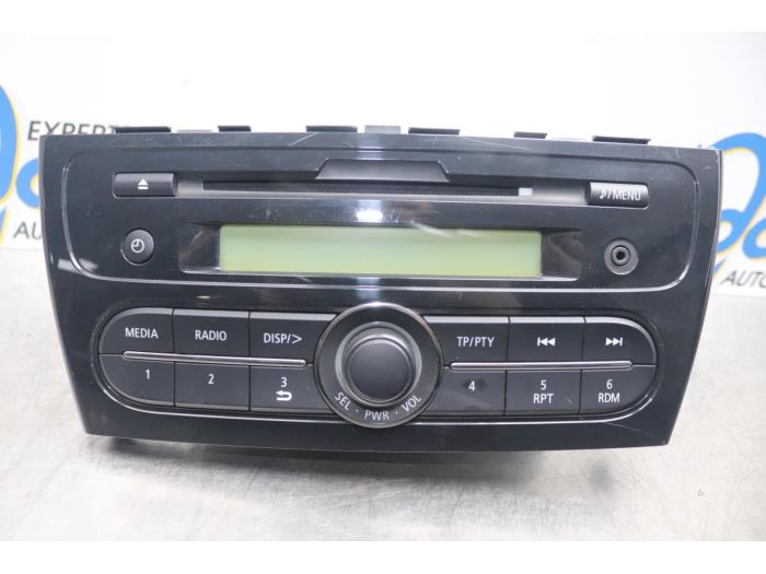 Begagnade Radio Mitsubishi Space Star (A0) 1.0 12V Pris € 85,00 Marginaltabell erbjuds av Gebr Opdam B.V.