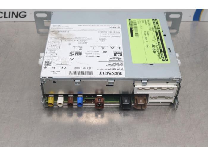 Gebrauchte Navigation System Renault Clio V (RJAB) 1.3 TCe 130 16V Preis auf Anfrage angeboten von Gebr Opdam B.V.