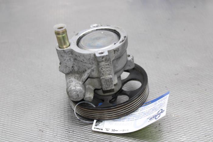Usagé Pompe de direction Nissan Primastar 1.9 dCi 80 Prix sur demande proposé par Gebr Opdam B.V.