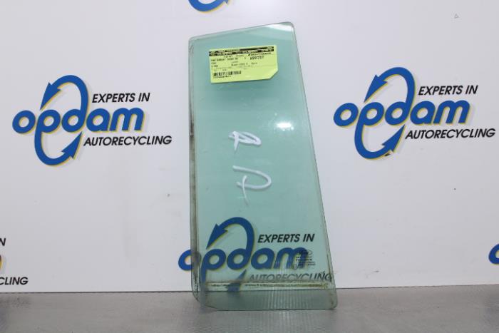 Usados Ventanilla triangular derecha detrás Ford Grand C-Max (DXA) 1.6 Ti-VCT 16V Precio € 13,00 Norma de margen ofrecido por Gebr Opdam B.V.