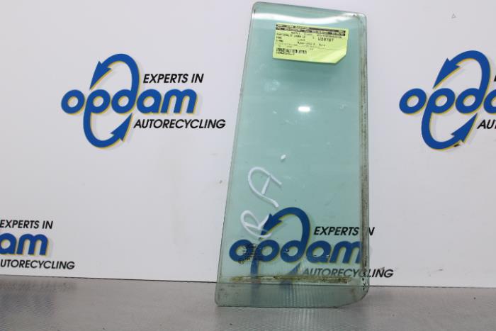Usados Ventanilla triangular izquierda detrás Ford Grand C-Max (DXA) 1.6 Ti-VCT 16V Precio € 13,00 Norma de margen ofrecido por Gebr Opdam B.V.