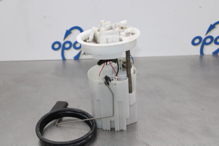 Used Petrol pump Ford Focus 3 Wagon 1.0 Ti-VCT EcoBoost 12V 125 Price € 42,00 Margin scheme offered by Gebr Opdam B.V.