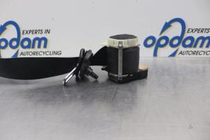 Usados Cinturón de seguridad derecha detrás Opel Astra G (F08/48) 1.8 16V Precio € 30,00 Norma de margen ofrecido por Gebr Opdam B.V.